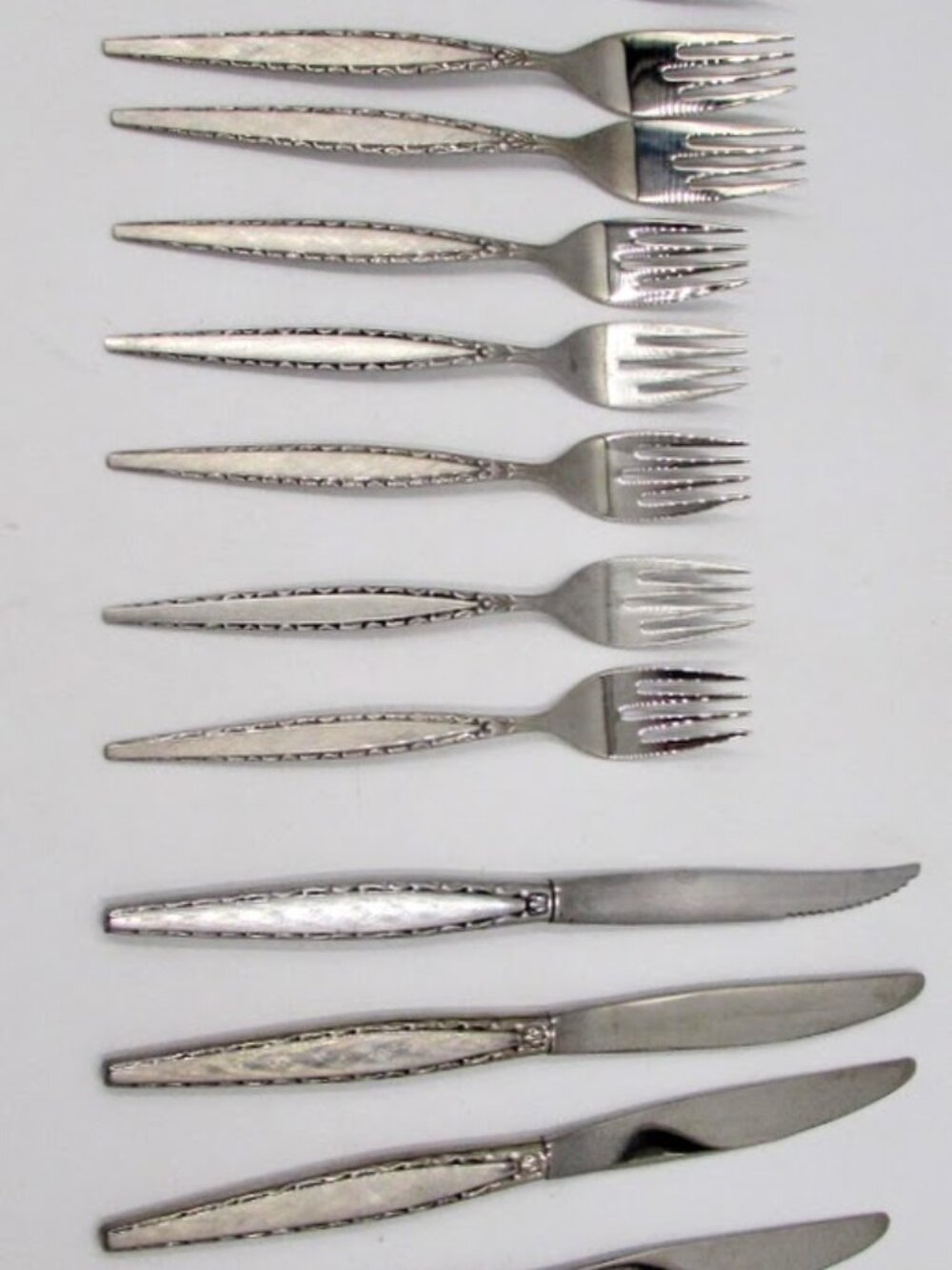 Vintage Venetia Oneida Community Stainless Steel Flatware 12 Piece Set